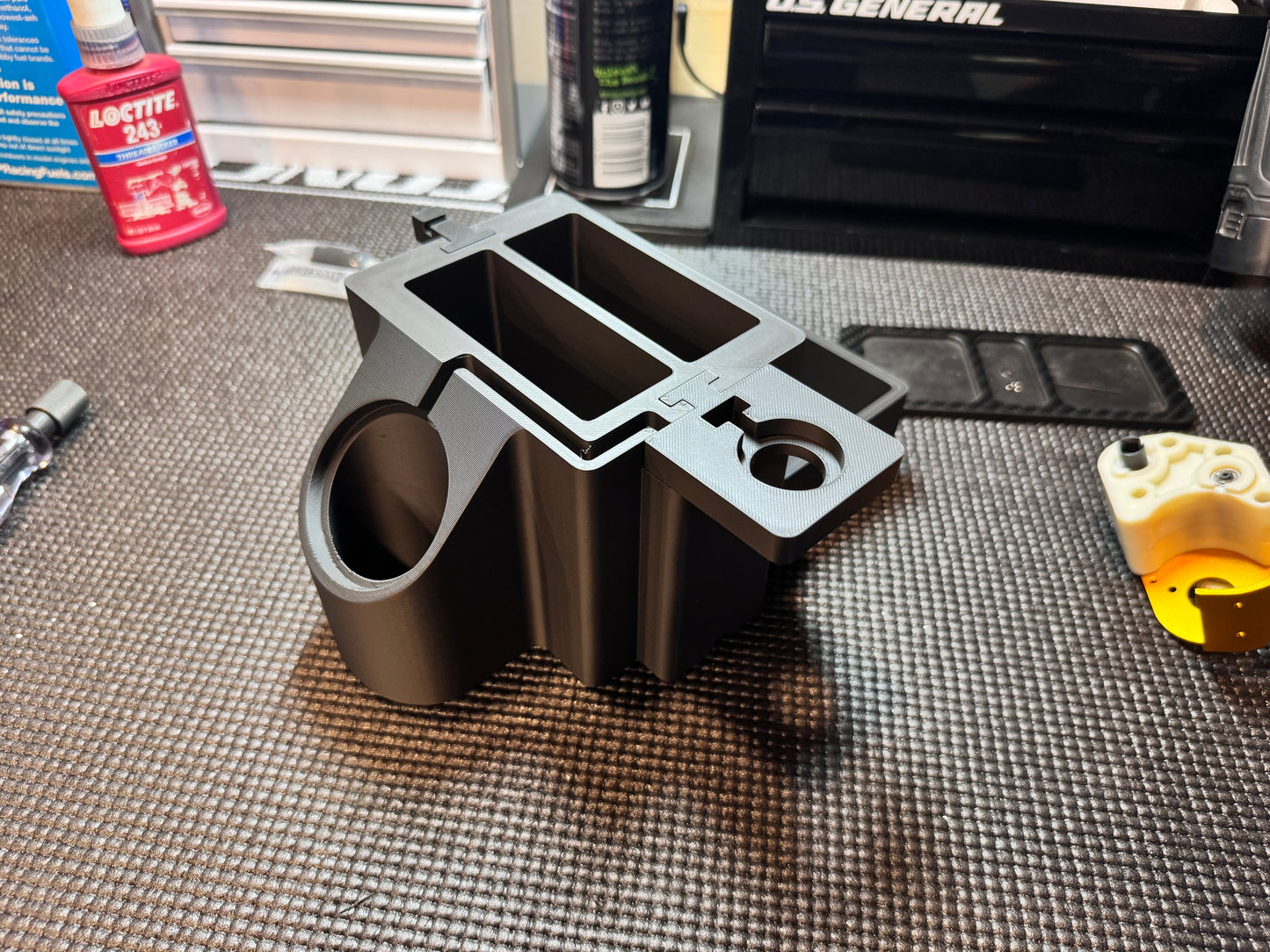 Ca’ Man Center (Pre-Order)